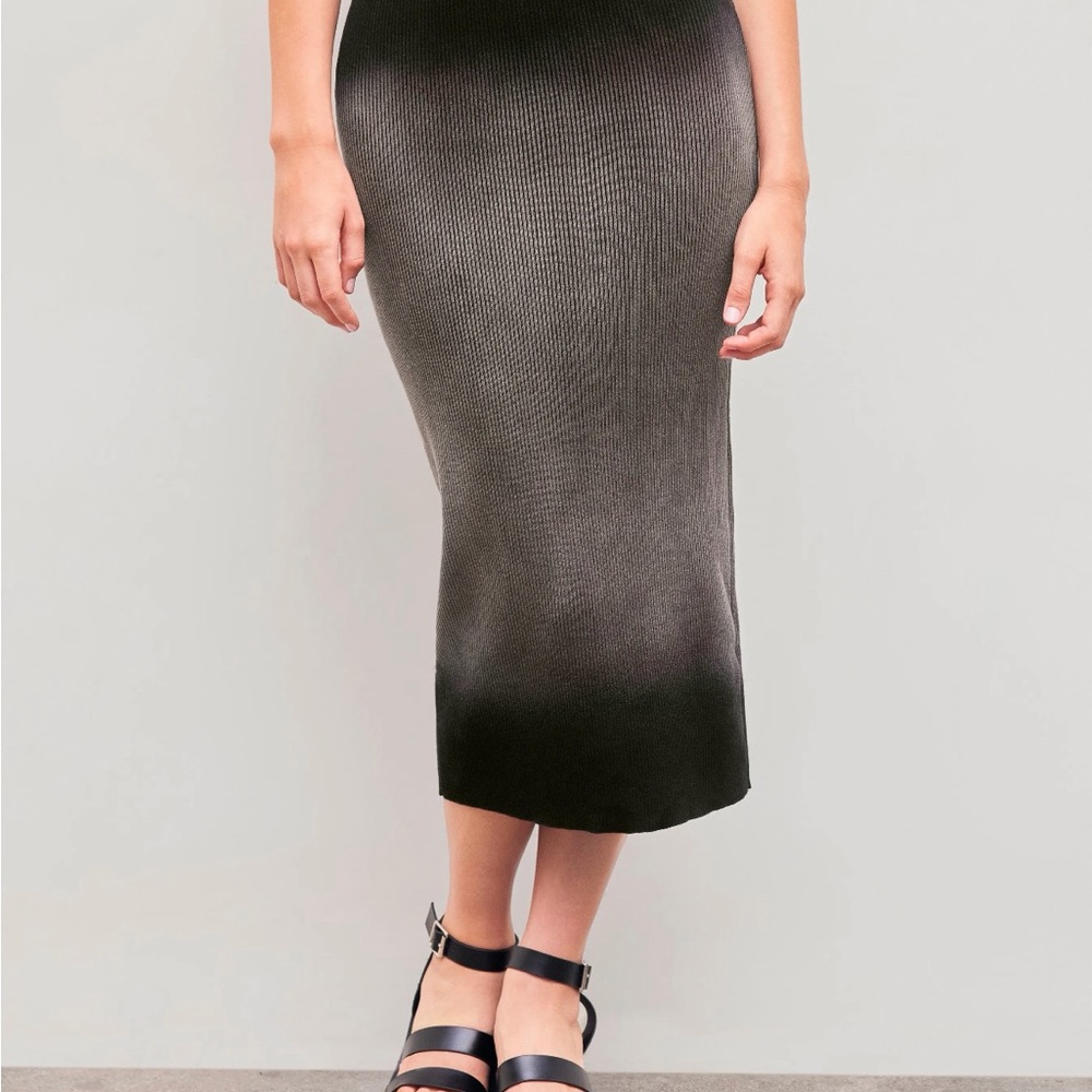 CIDER KNITTED MID RISE SOLID WASHED MAXI SKIRT